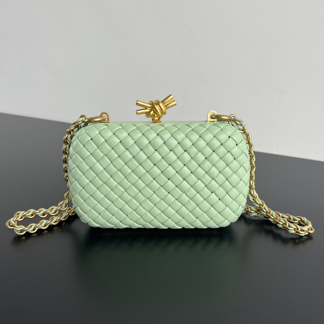 Knot Padded Intreccio Leather Clutch With Chain Green Oasis